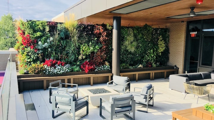 3Up Rooftop Bar - Outdoor Living Wall